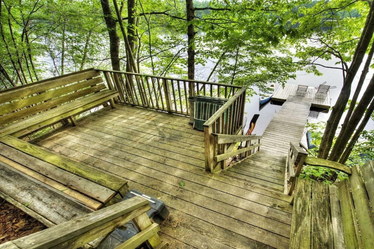 Stunning Forest Lake Home With Hot Tub! Summer Weeks Available!Winchester エクステリア 写真